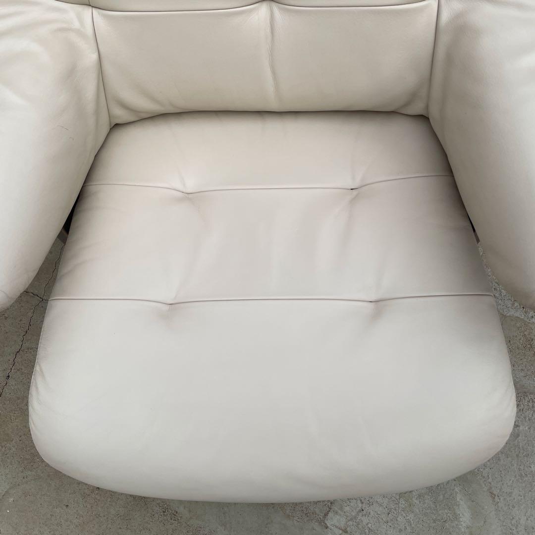 赤*福様 カリモク 本革 レザー パーソナルチェア 白 ベージュ オットマンセッ