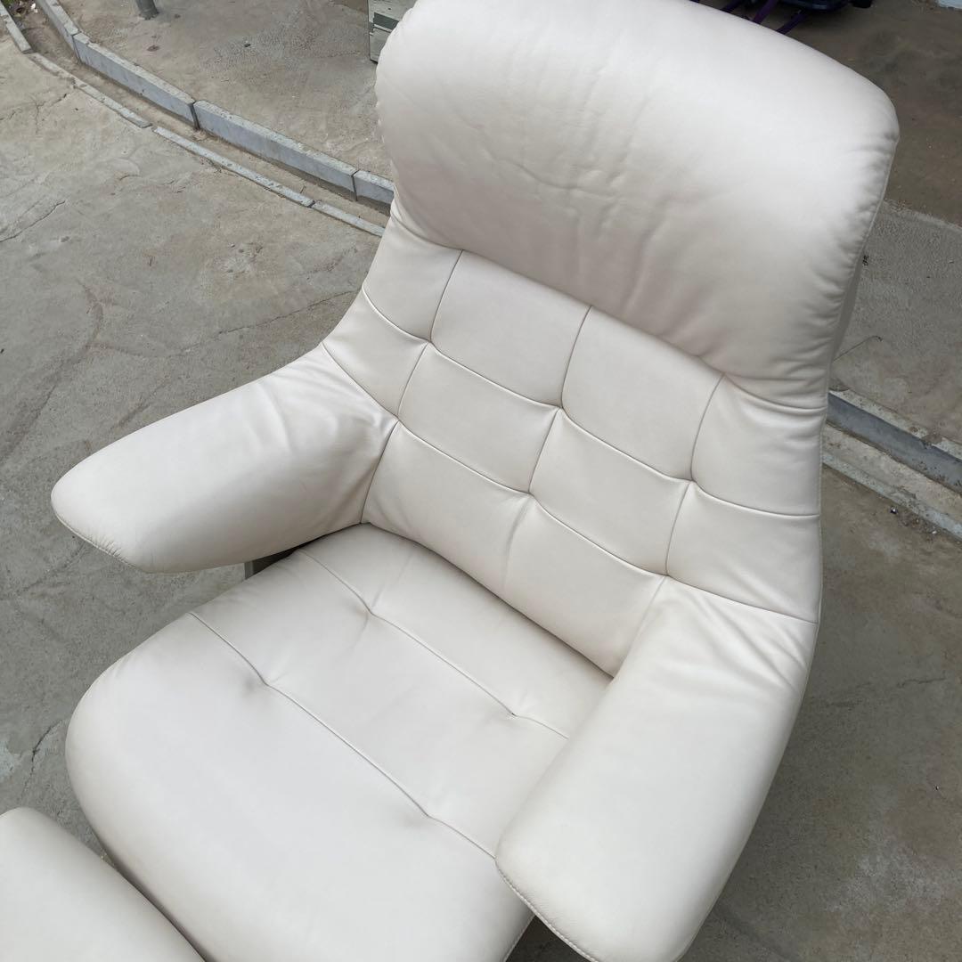 赤*福様 カリモク 本革 レザー パーソナルチェア 白 ベージュ オットマンセッ