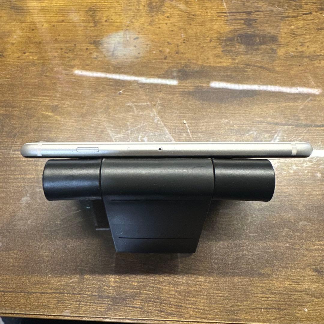 iPhone SE (第3世代) スターライト64GB SIMフリー