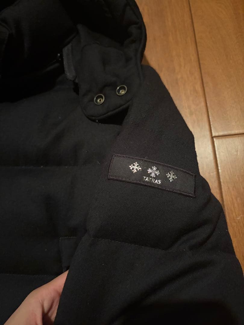TATRAS ブラック ダウンジャケット フード付き