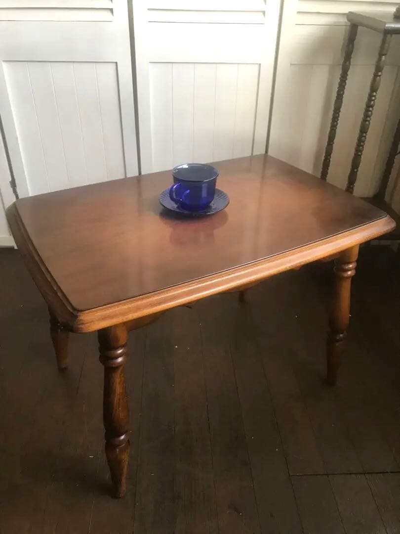 カリモク コロニアル　リビングテーブル