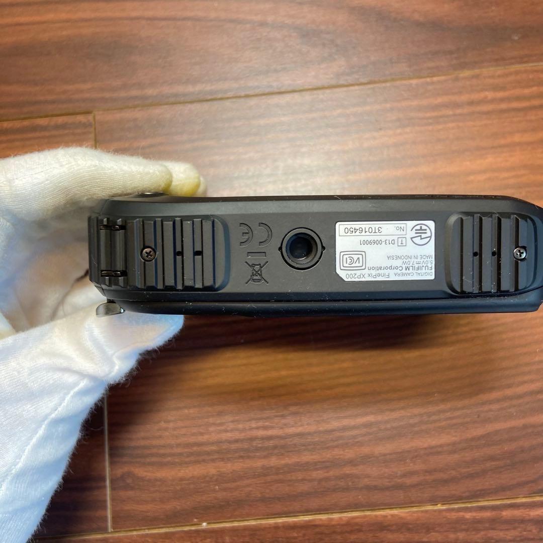 FUJI FILM FinePix XP200 デジカメ ほぼ新品 4279