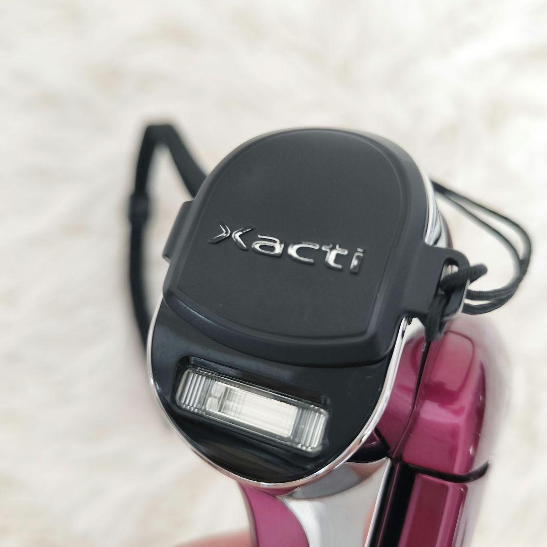 SANYO Xacti DMX-CG100 レッド