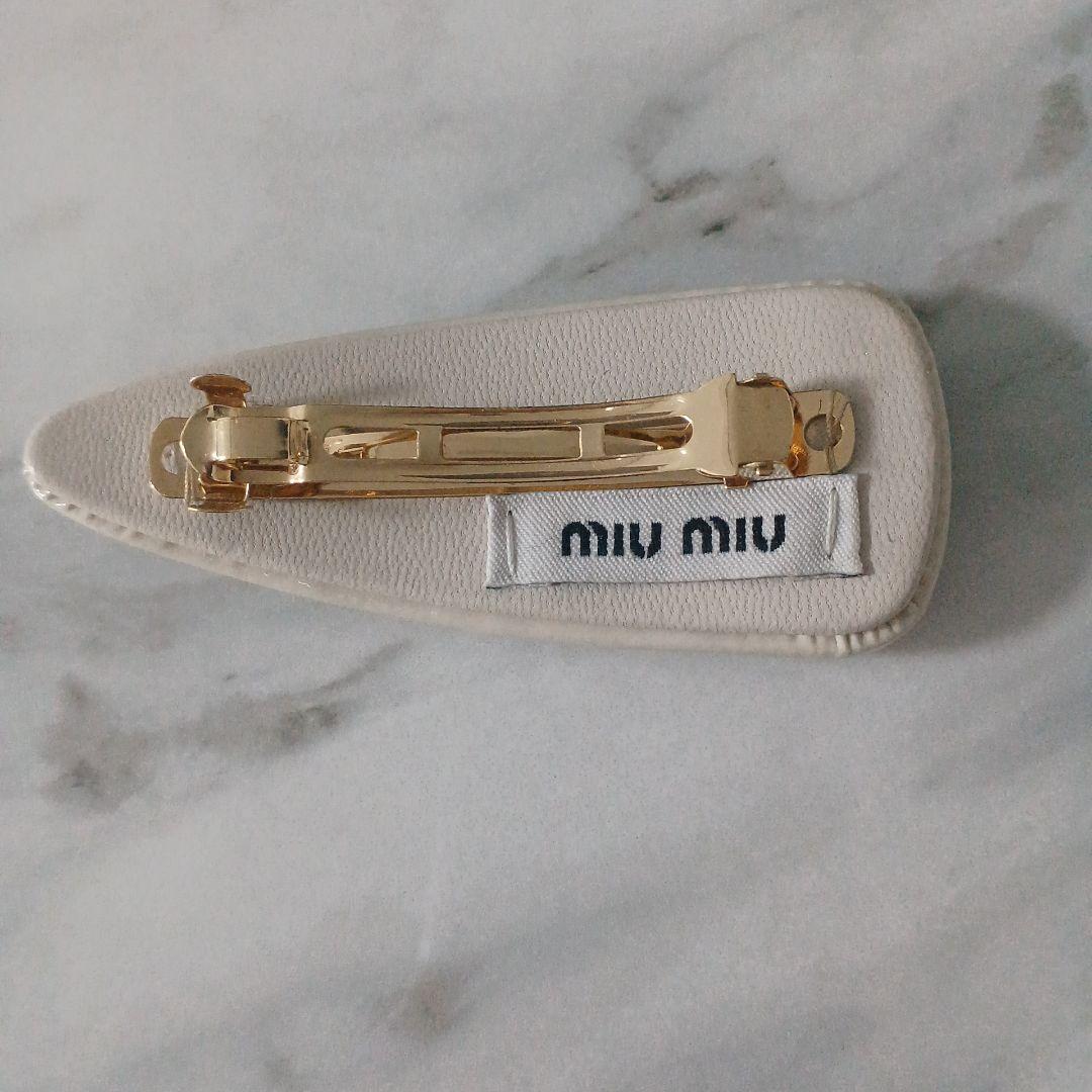 miu miu ヘアクリップ ホワイト