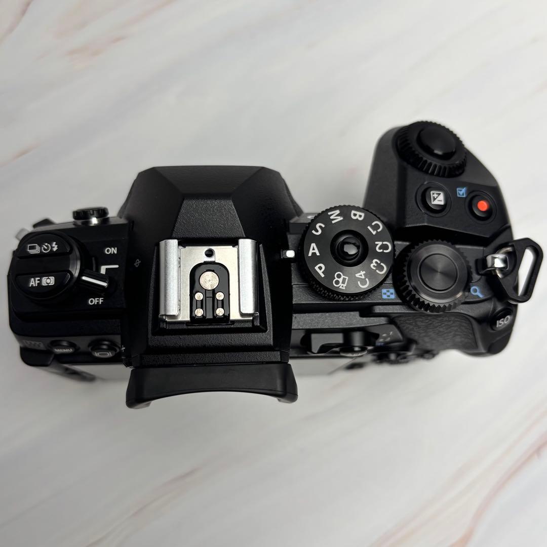 【新品級・ショット数587回】オリンパス OM-D E-M1 Mark III