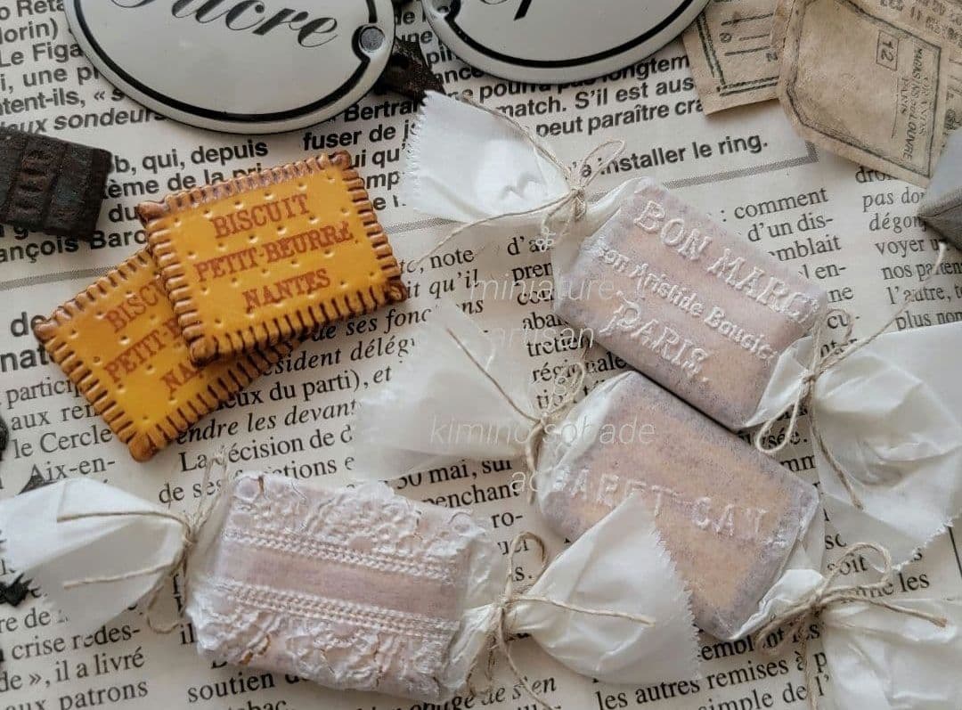 ビスケットプレート　ミニチュア小物フランスフェーブluビスケット入手困難　　4つ