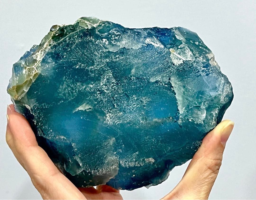 中国　福建省産の緑がかった青色のフローライト