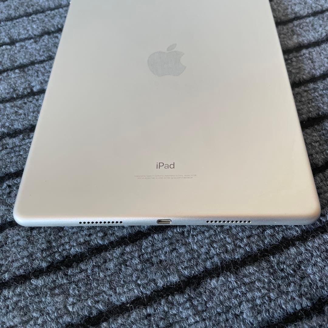 36【早い者勝ち】 iPad Pro 10.5 256GB SIMフリーシルバー