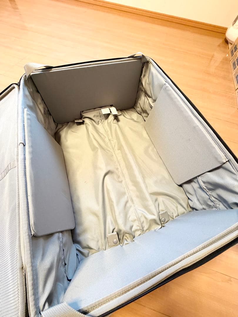 【無印良品】半分の厚みで収納できるソフトキャリー 超大型（81L）ブラック