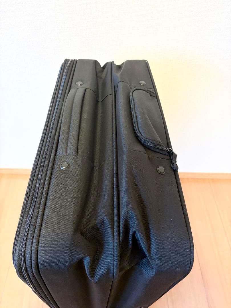 【無印良品】半分の厚みで収納できるソフトキャリー 超大型（81L）ブラック