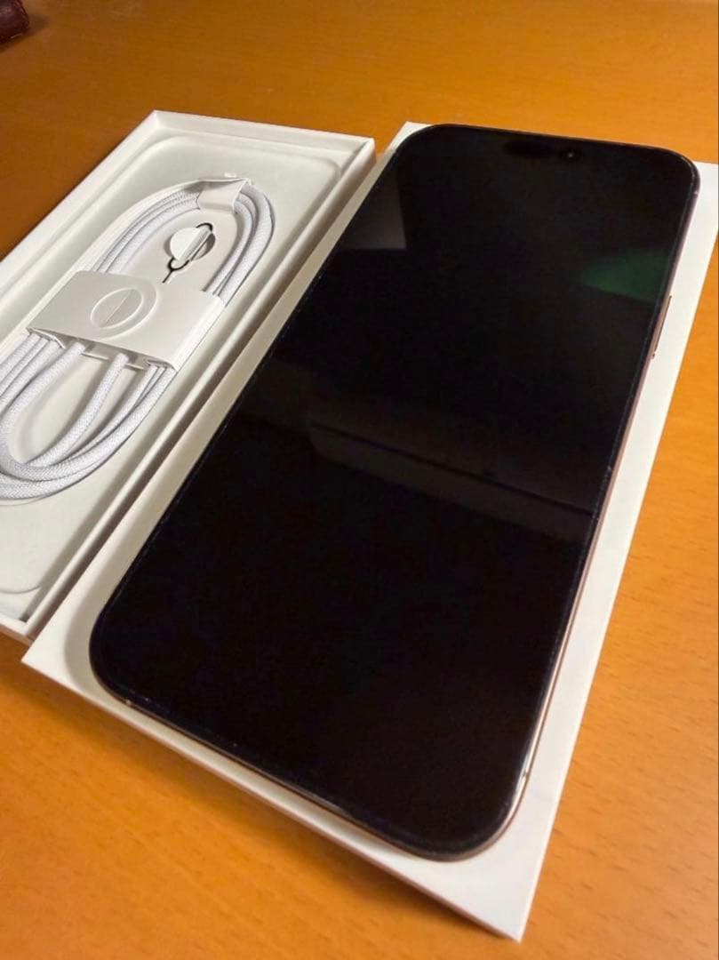 iPhone16 Pro MAX デザートチタニウム　256GB