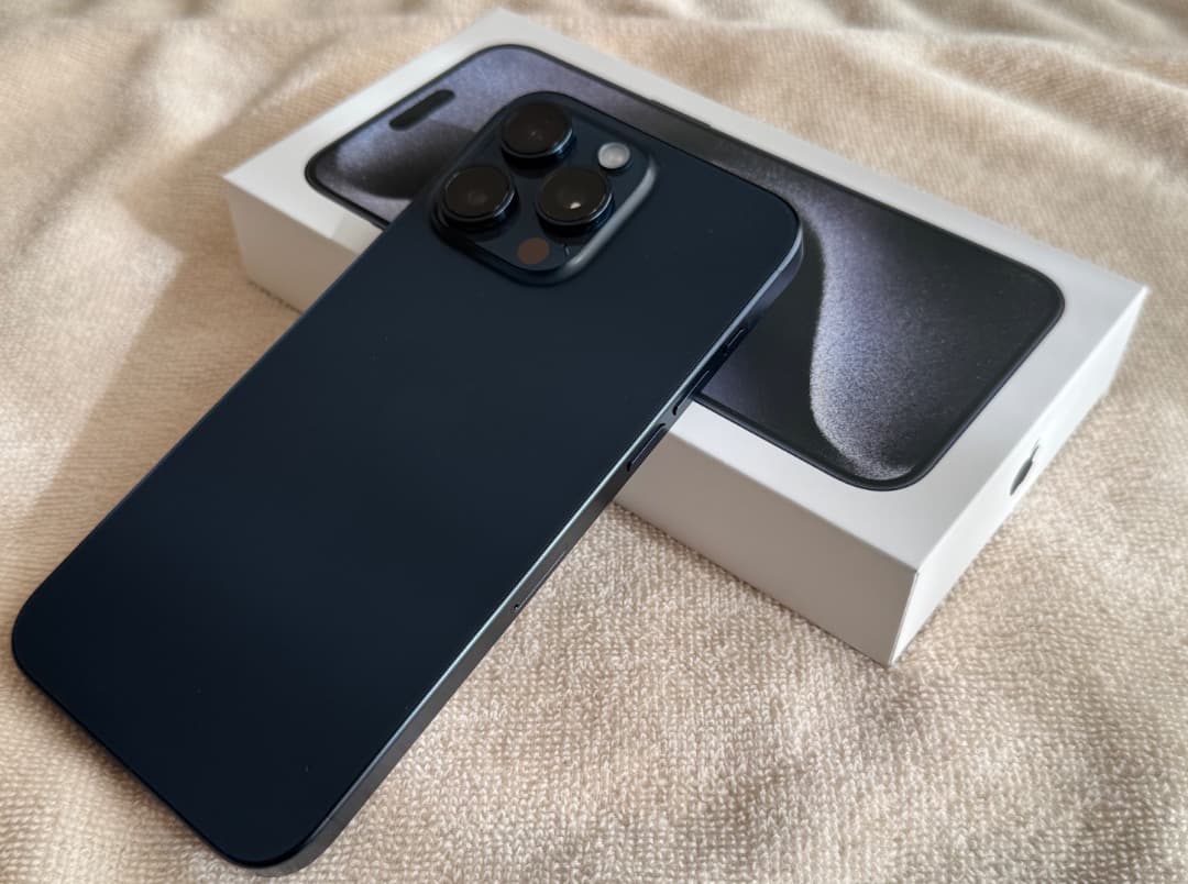 iPhone 15 Pro Max ブルーチタニウム　256GB SIMフリー