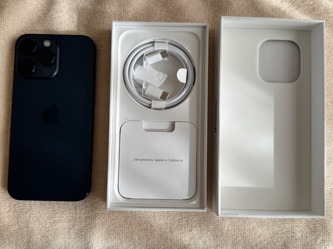 iPhone 15 Pro Max ブルーチタニウム　256GB SIMフリー