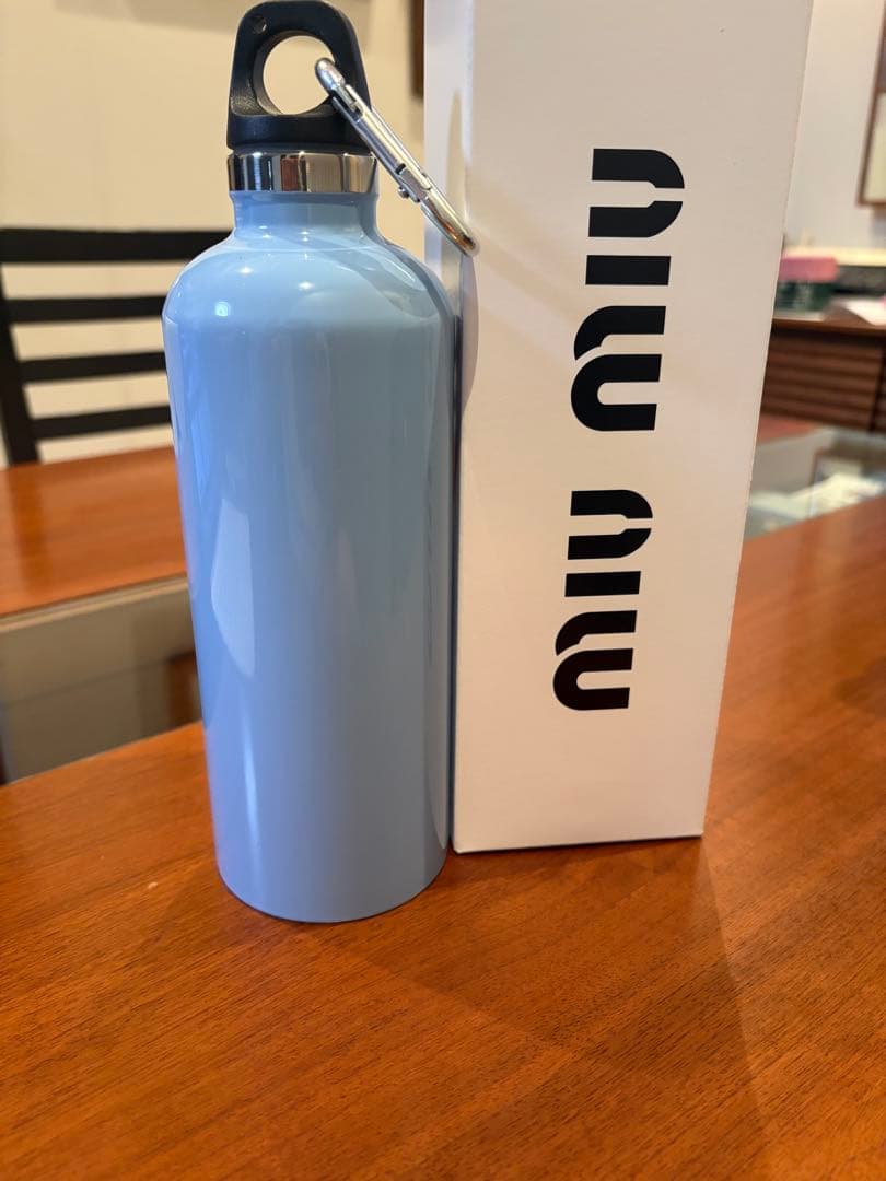 MIU MIU 水筒　sky bule