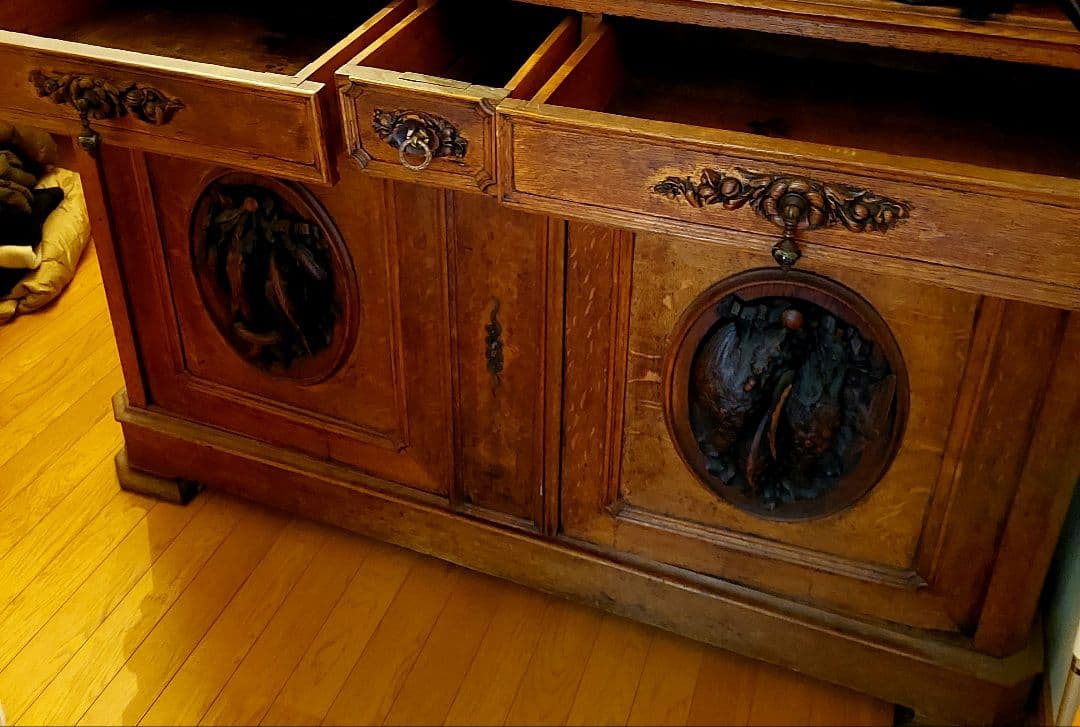 家具 アンティーク ヴィンテージ フランス カップボード 棚 動物ワイルド 高級