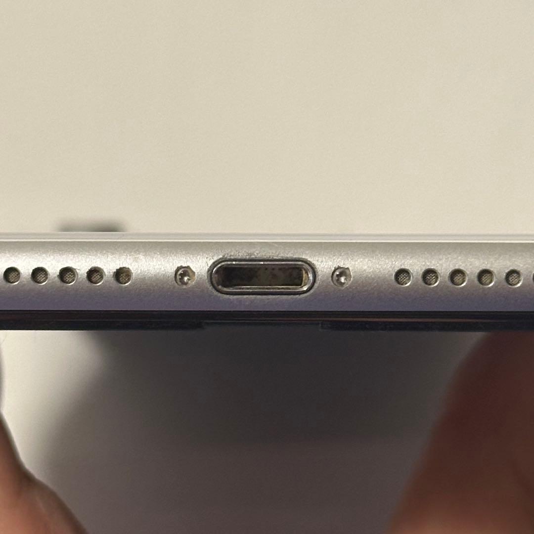 【樂】iPhoneSE2ホワイト SIMフリー iFaceカバー付