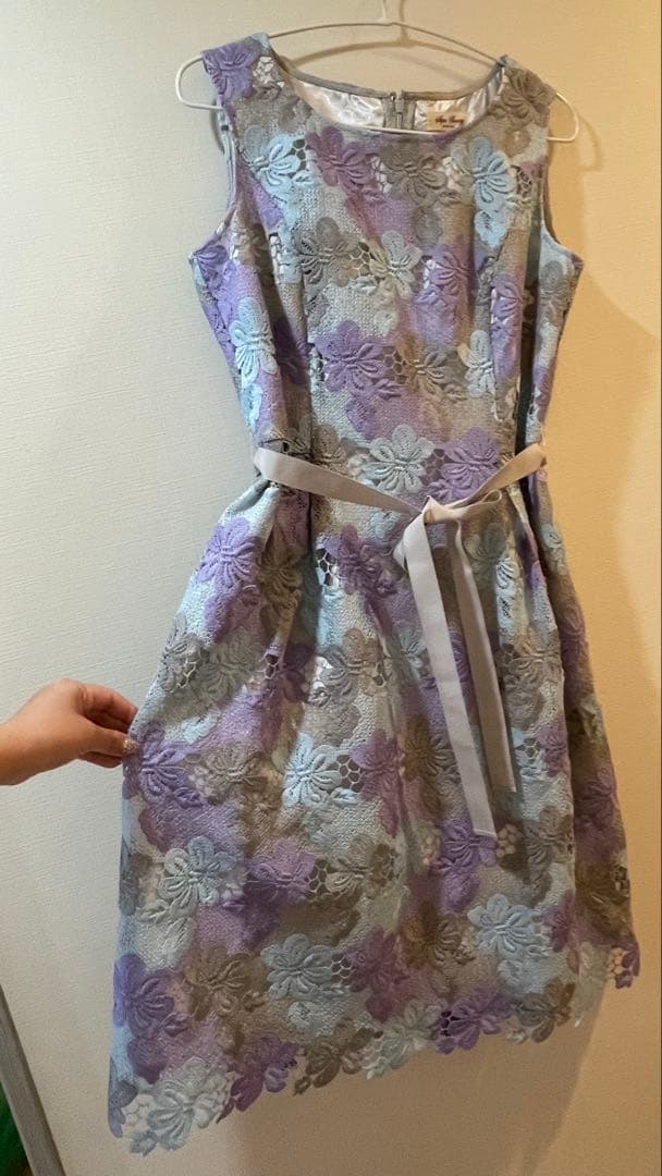 【みかづき様】superbeautyレース花柄ノースリーブワンピース