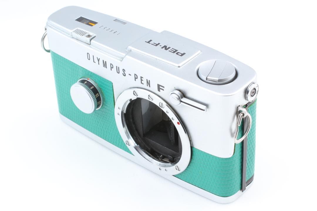 伊藤　ライトグリーン　オリンパス Pen FT 40、100mmレンズ