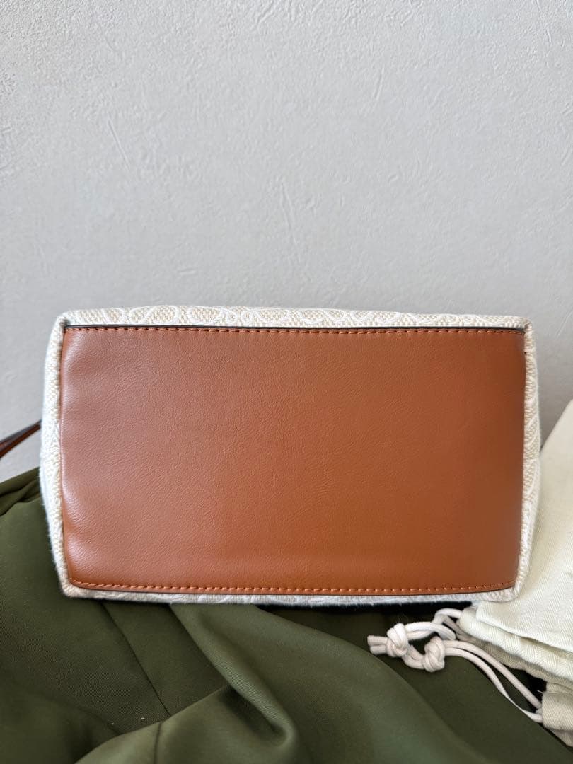 LOEWE キュービィ　アナグラムバッグ