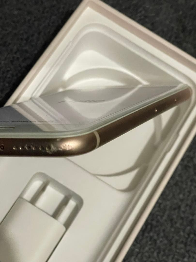 iPhone 8 64GB ゴールド SIMフリー 箱・充電器付き