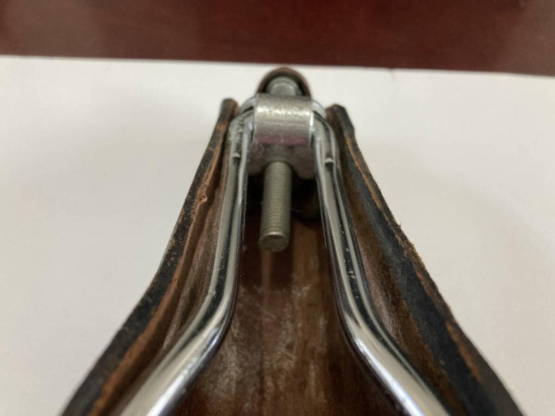 ブルックス　プロフェッショナル　サドル　黒（小鋲）ビンテージパーツ（貴重品）