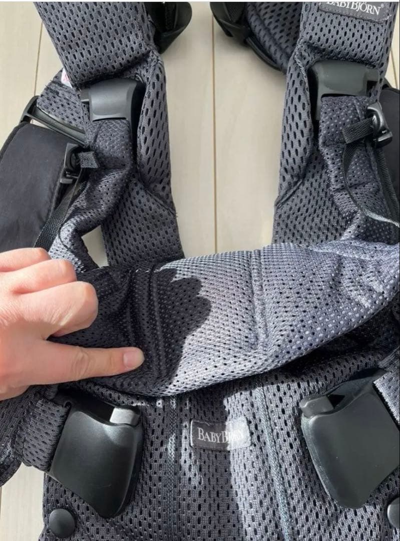 極美品！ベビービョルン　抱っこ紐　ワンカイエアー　アンスラサイト（グレー）