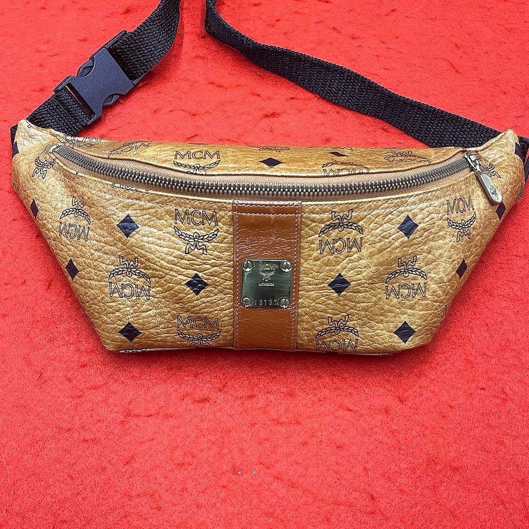 【美品】MCM ヴィセトス柄 ウエストポーチ ロゴ ゴールド金具 レザー