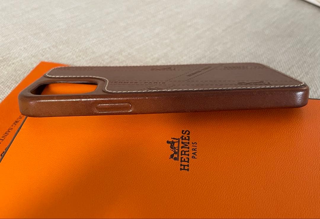 【美品週末値下げ中】HERMES iPhone レザーケース