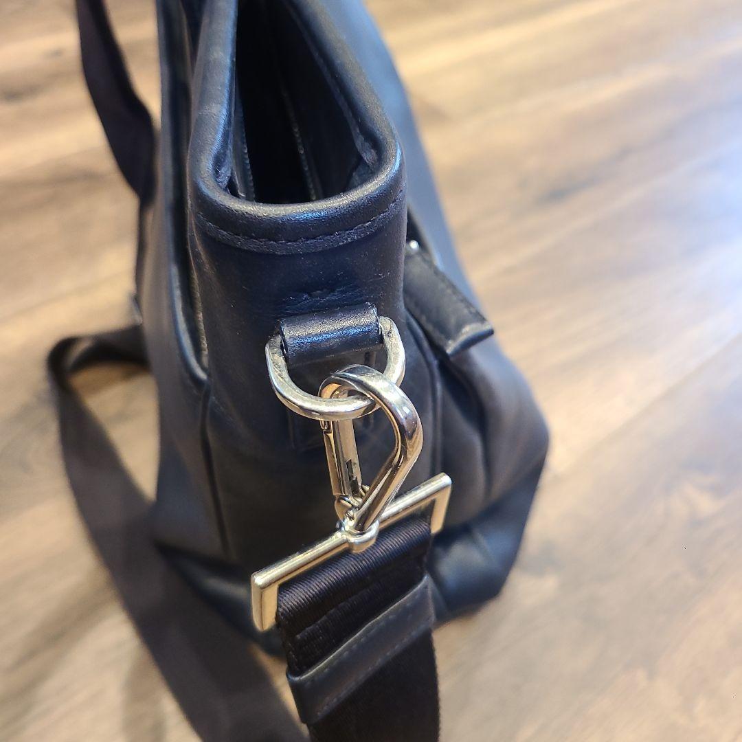 PRADA ネイビー レザー ショルダーバッグ