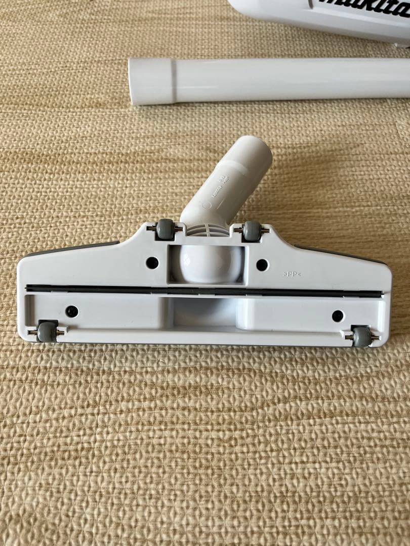 Makita 充電式クリーナー CL107FD 掃除機　マキタ