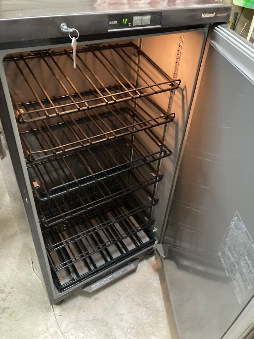 Ｍisa出品　冷蔵庫　ナショナル ワインセラー　未使用に近い