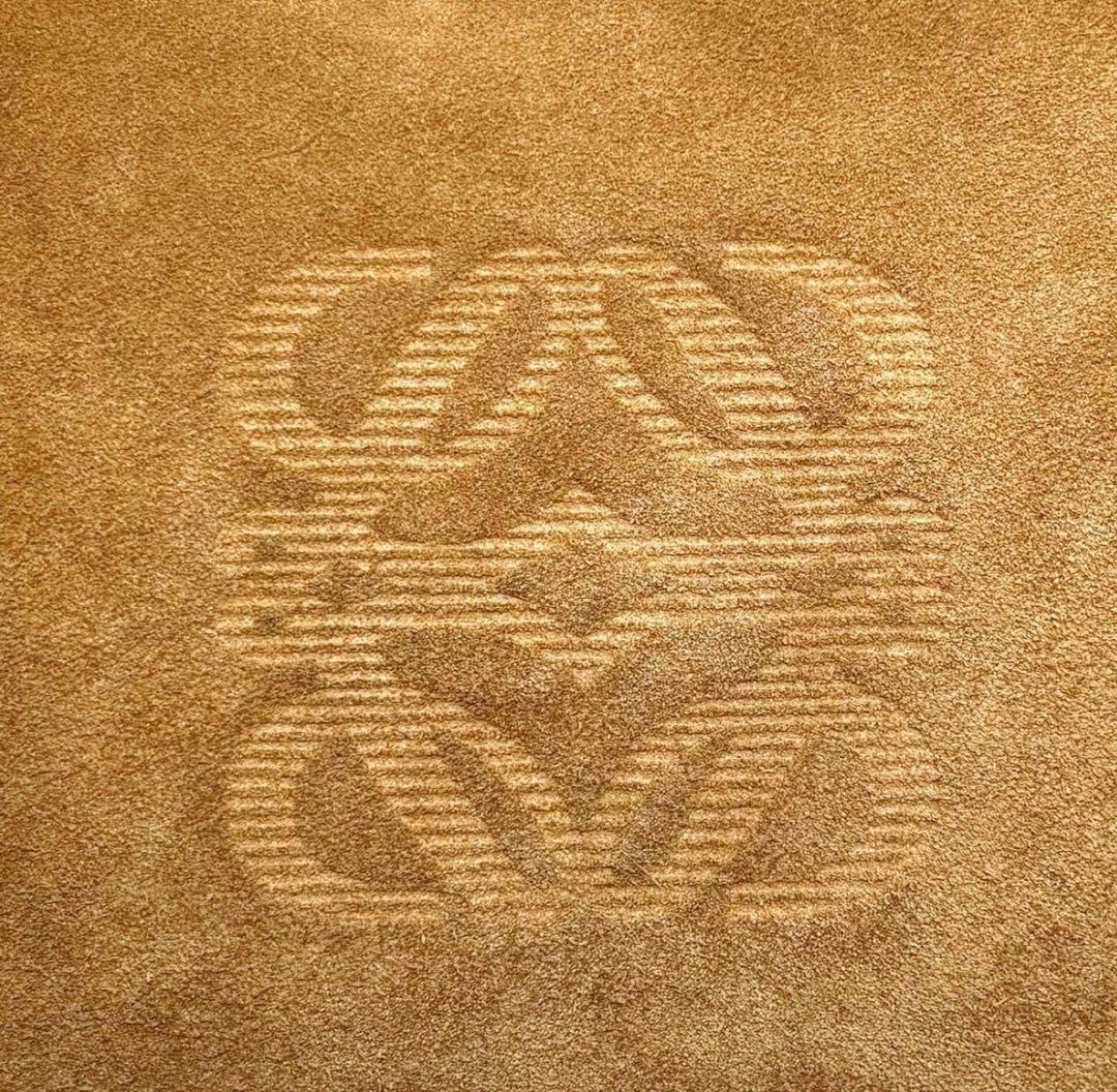 美品LOEWE ロエベ ワンショルダーバッグ アナグラム ロゴ型押し スエード