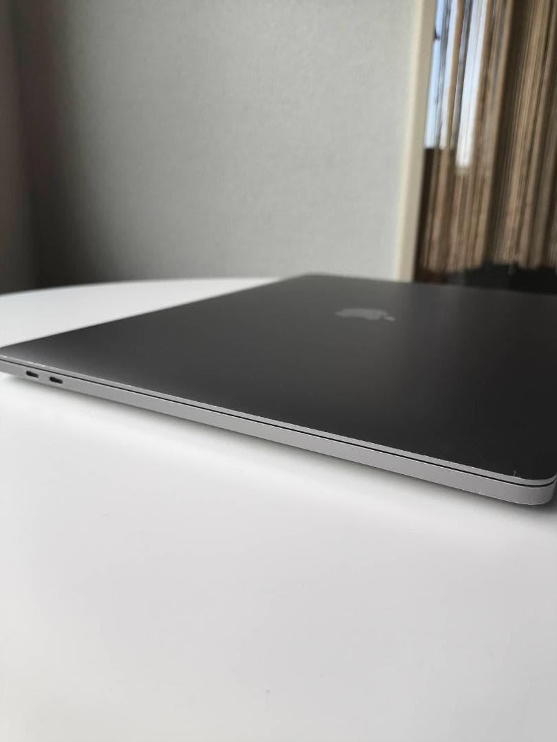 美品 MacBook Pro 15in 16G / 256G (スペースグレー)