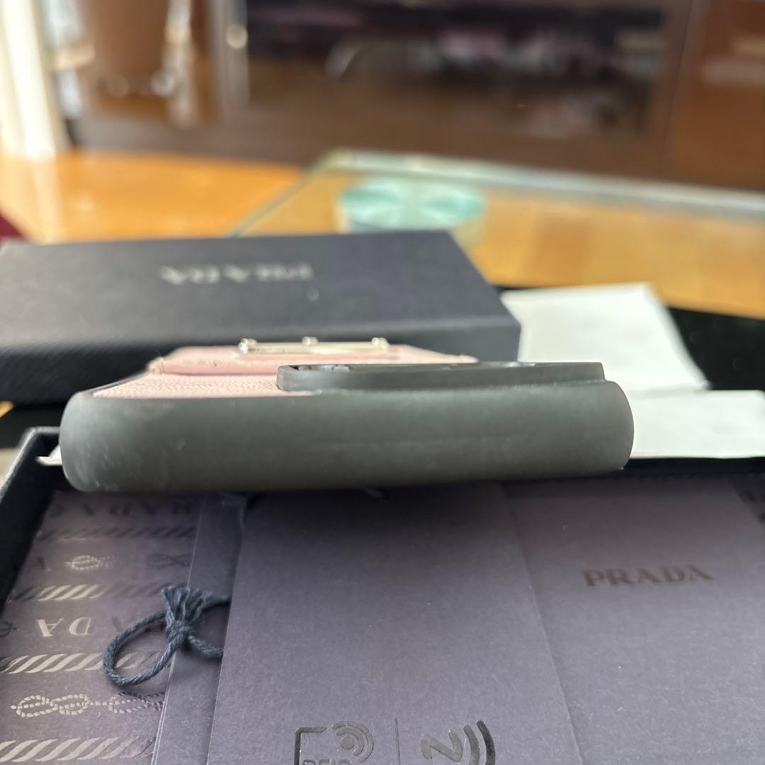 PRADA iPhoneケース カードポケット付き
