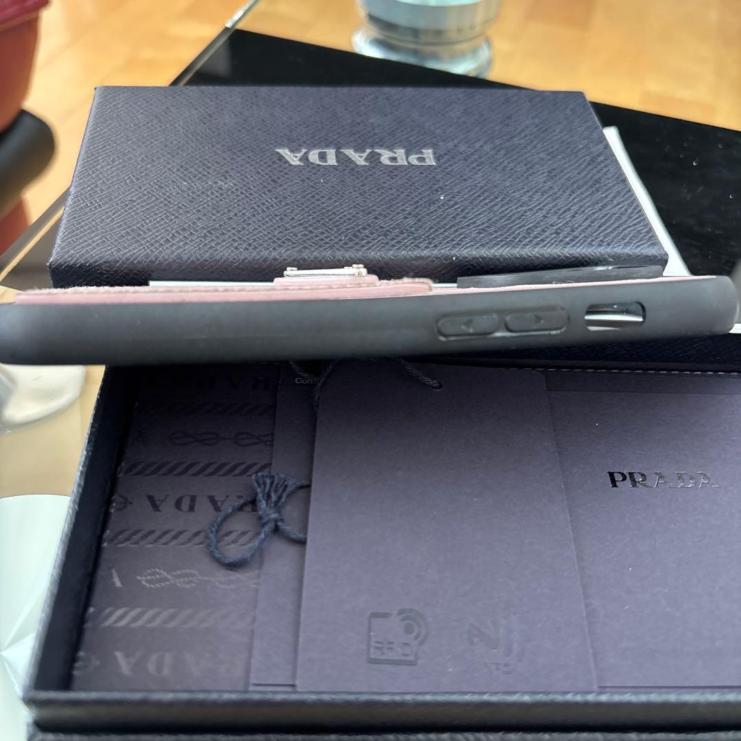 PRADA iPhoneケース カードポケット付き