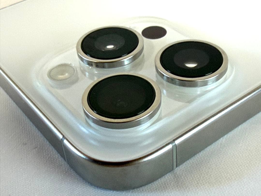 【中古美品】Apple iPhone15 ProMax 1TBホワイトチタニウム