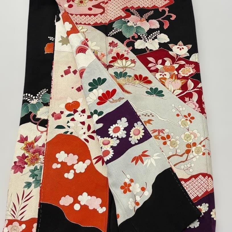 まりこさん専用　アンティーク　黒留袖　両褄　駒刺繍　大正ロマン　正絹　J101