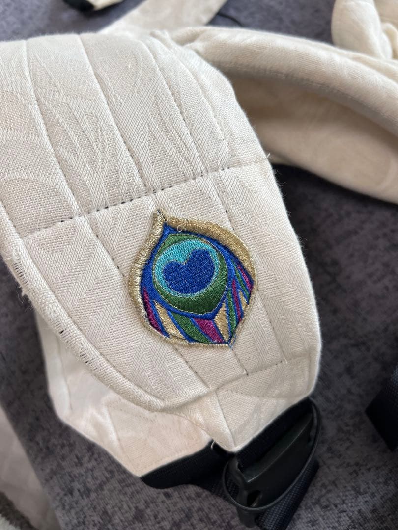 アーティポッペ抱っこ紐　箱、インサート付き