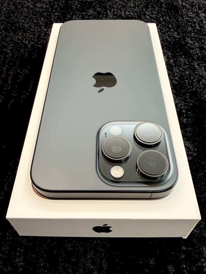 【超美品】iPhone16ProMax 512GB ブラックチタニウム おまけ付