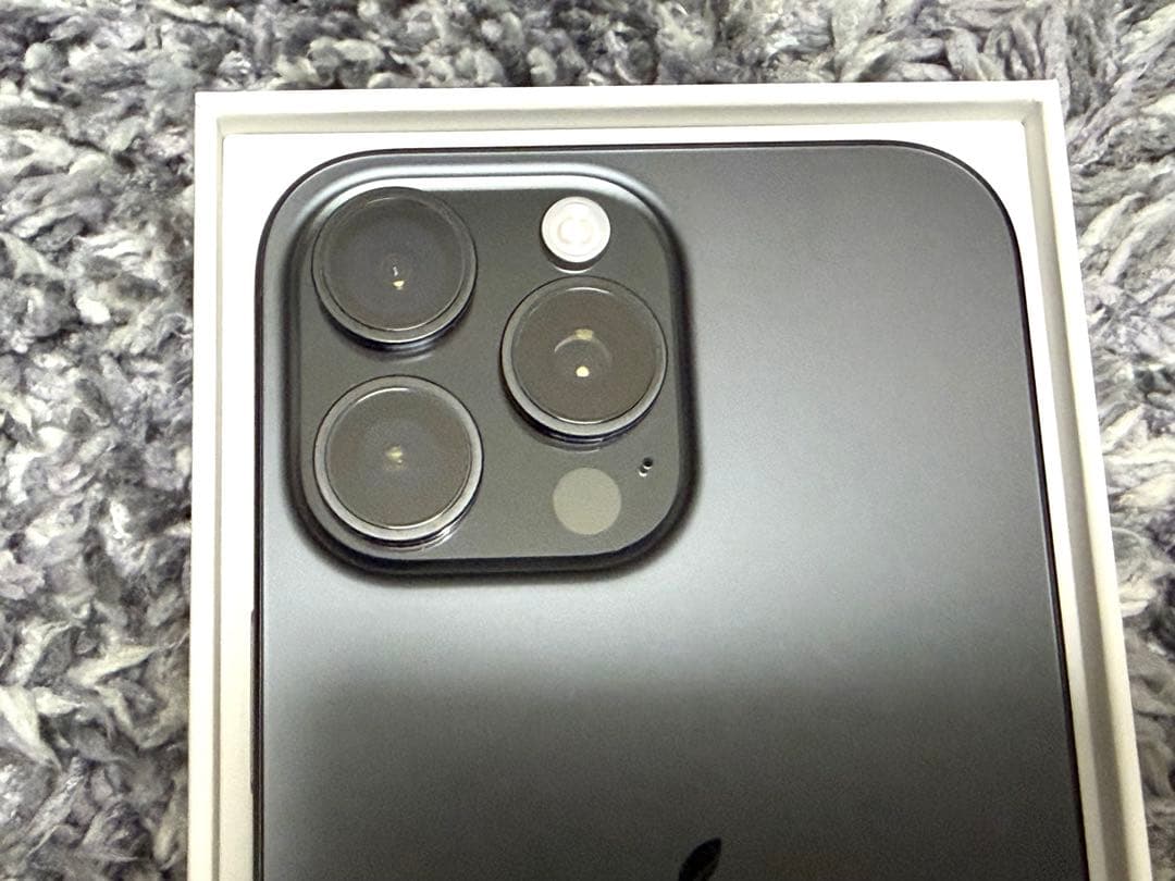 【超美品】iPhone16ProMax 512GB ブラックチタニウム おまけ付