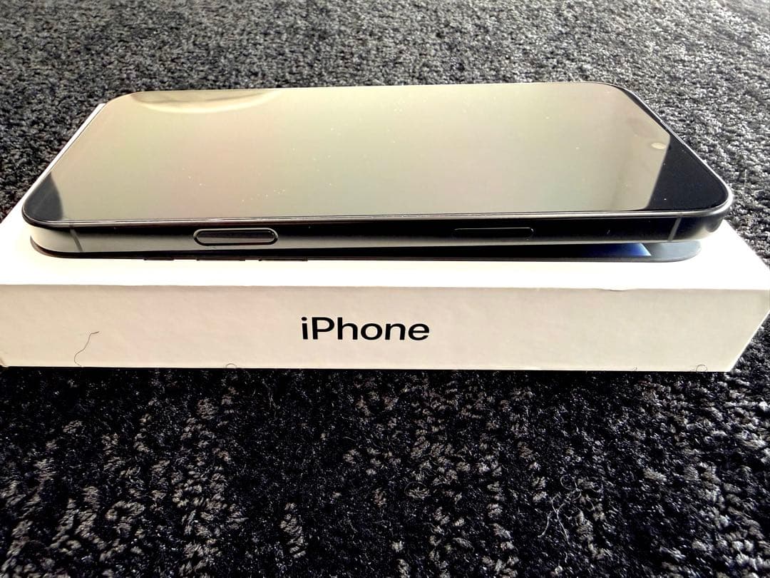 【超美品】iPhone16ProMax 512GB ブラックチタニウム おまけ付