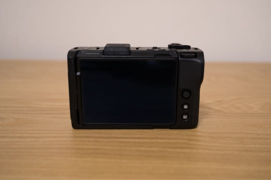 デジタルカメラ Nikon ZR