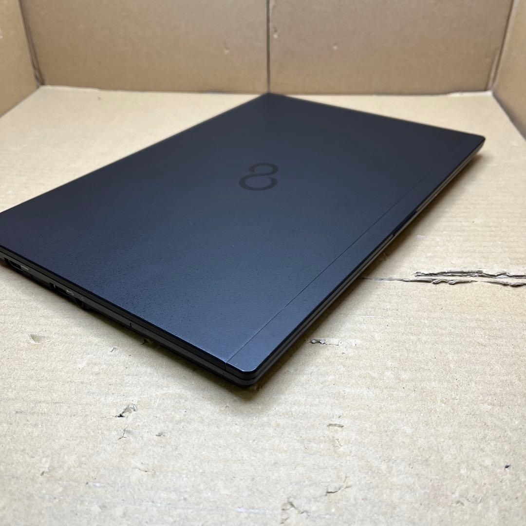 富士通　極軽極薄FUJITSU LIFEBOOK U937 8GB/512GB