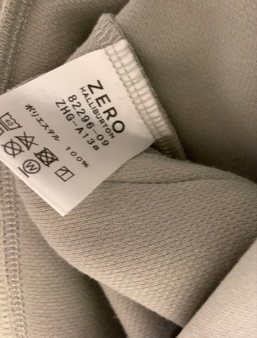 ゼロハリバートン　滑らかパーカー　サイズ