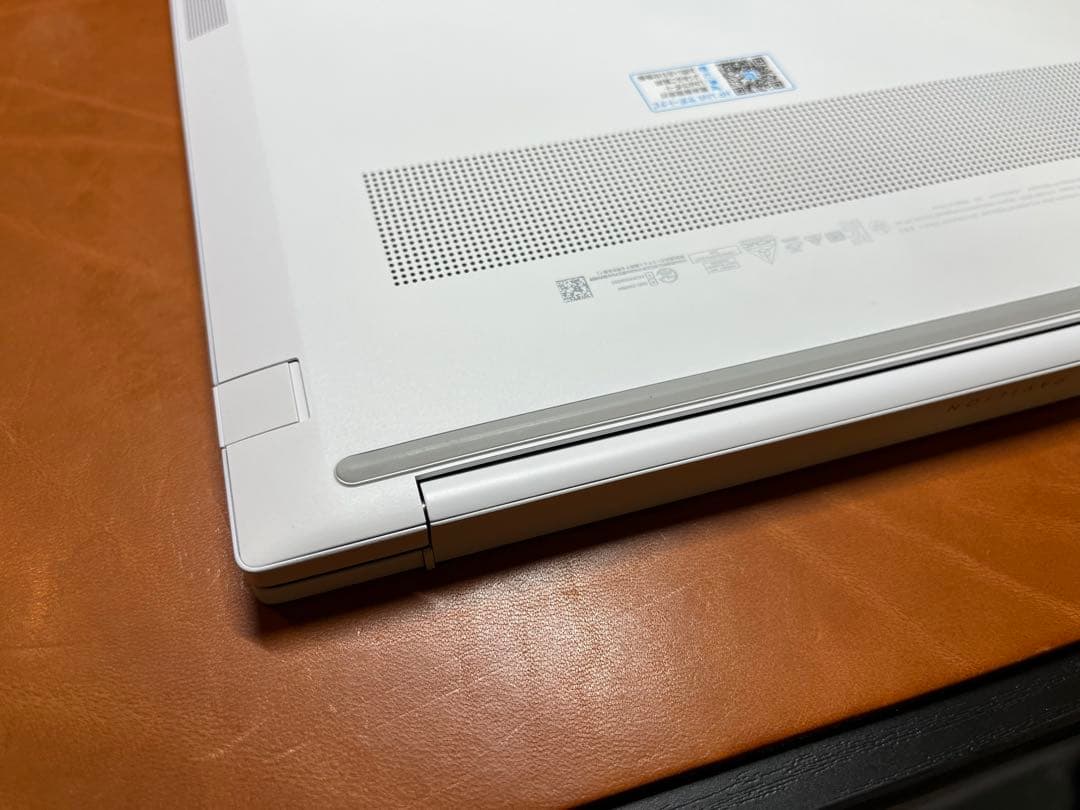 HP Pavilion 13インチ ホワイトノートPC