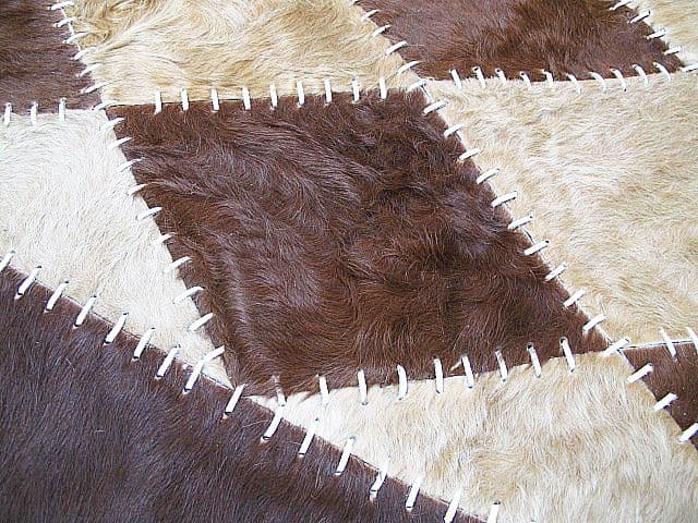 牛革カウラグ 大判 190×297cm　　ハラコパッチワークラグ　絨毯　敷物