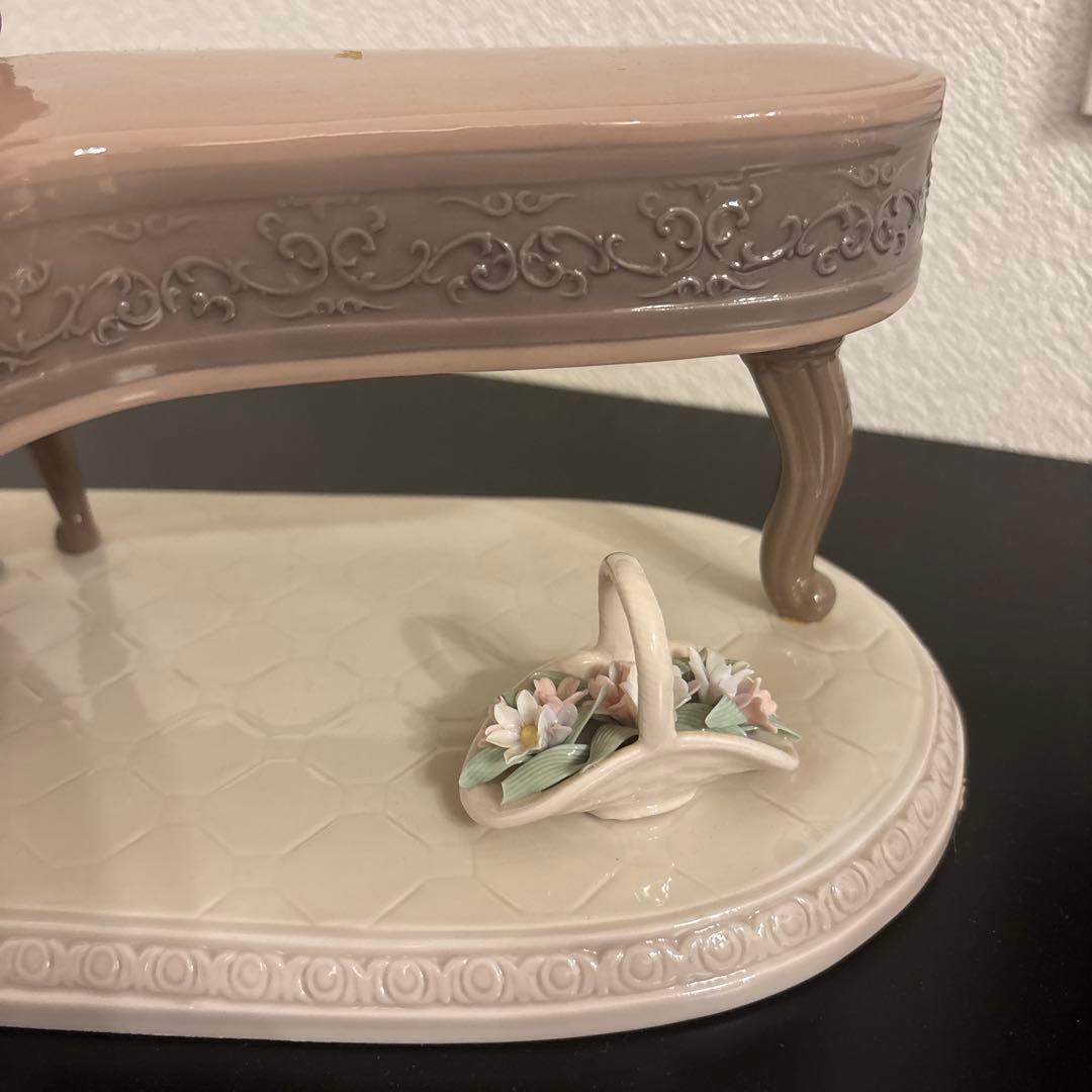 LLADROリヤドロピアノを弾く少女 陶器 置物