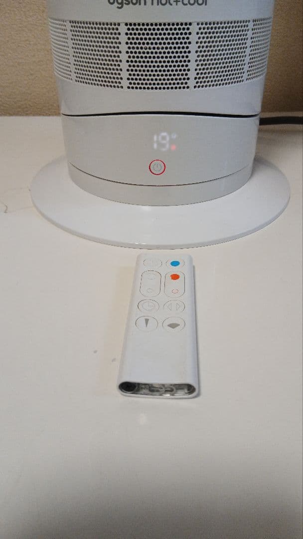 Dyson　セラミックファンヒーター　AM09