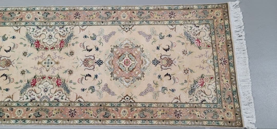 ペルシャ絨毯100%手織天然素シルクウールタブリーズ産本物サイズ420×93cm