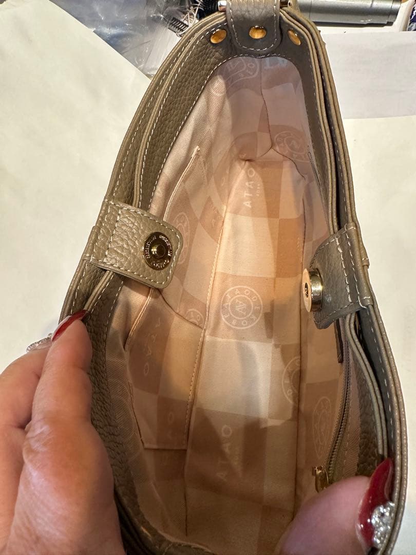 ATAO トープ　レザー ショルダーバッグ